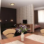Orange 3*
