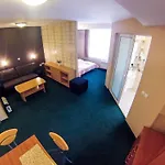 Отель Orange Скопье